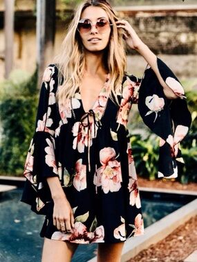 Latiste boho babydoll bell-sleeve mini dress